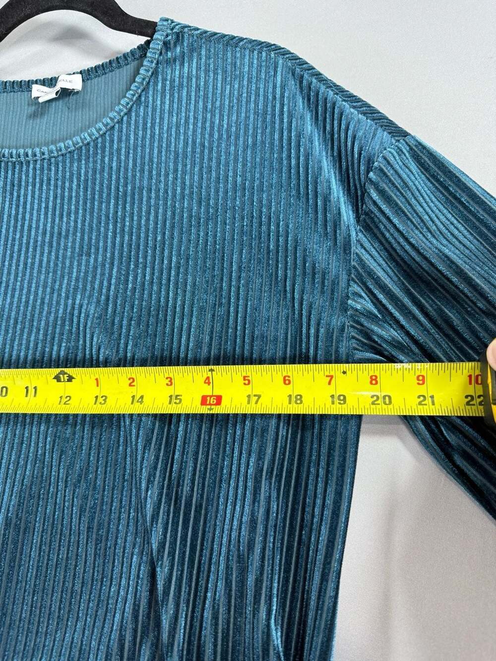 Carolina Belle Montreal Teal Pleated Velour Long Sleeve Top Women's Medium - Picture 5 of 13